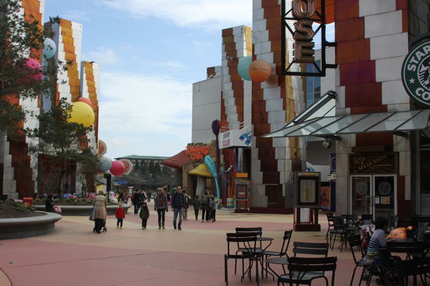 DLPR Disney Village