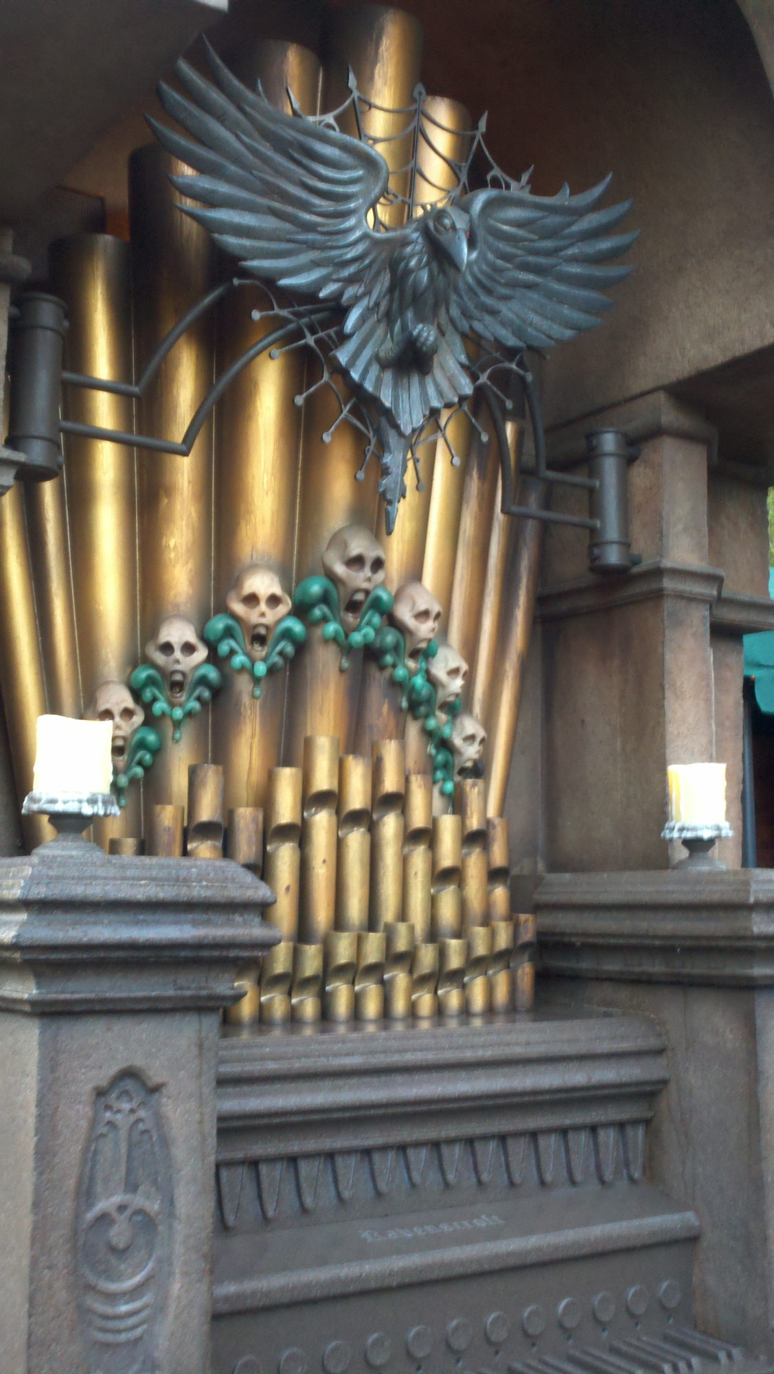A Closer Look At The New Haunted Mansion Interactive Queue ZANNALAND a-closer-look-at-the-new-haunted-mansion-interactive-queue-zannaland