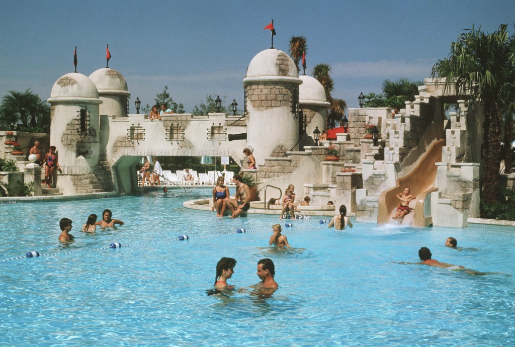 Disney's Caribbean Beach pool